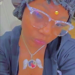 Meet your Posher, Miladi